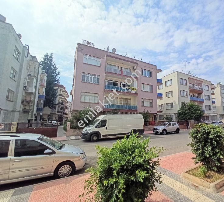 Emlakçıdan Mersin Yenişehir Aydınlıkevler Mahallesi 2+1 Satılık Daire