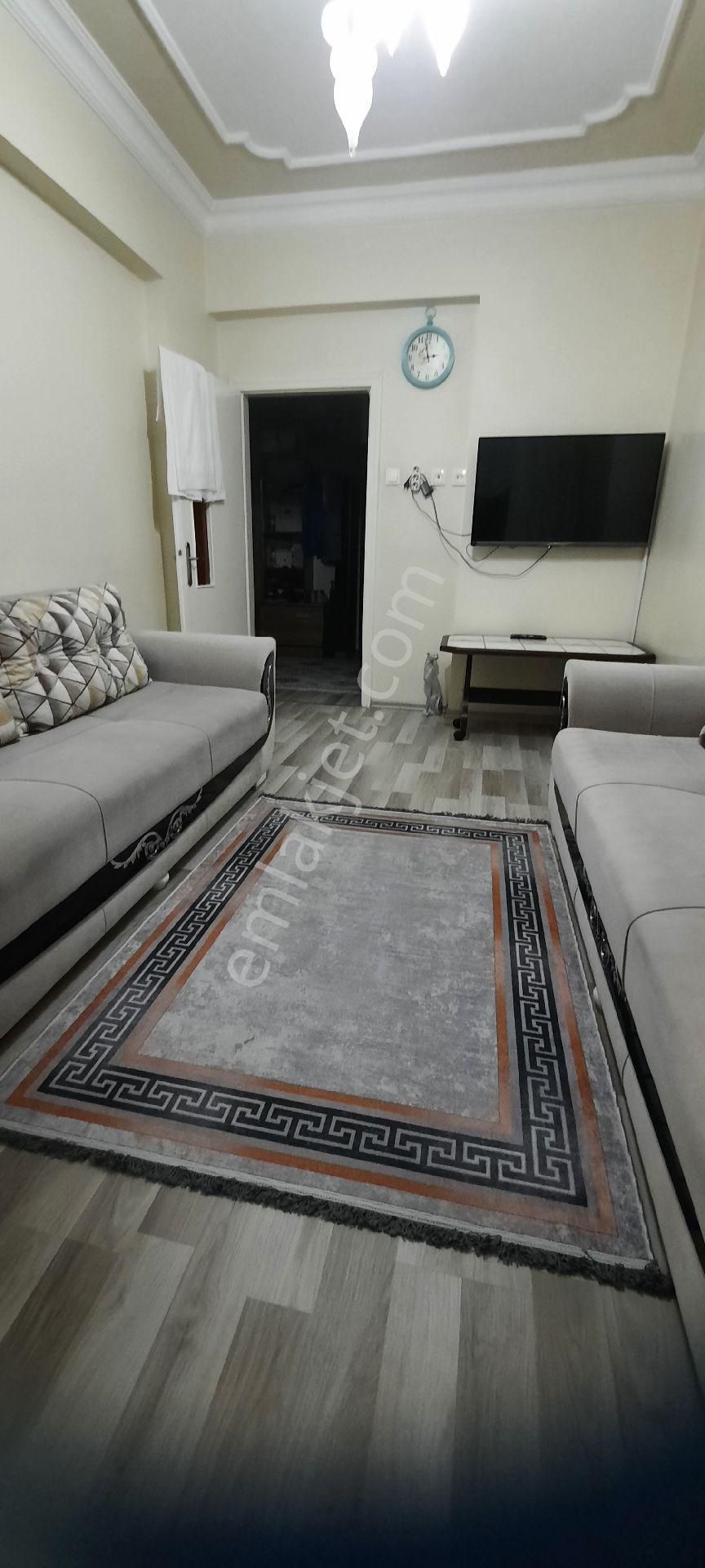 Zümrüt Mah Merkezi Konumda 4 Oda Tapulu Takasa Uygun Daire - Görsel 16