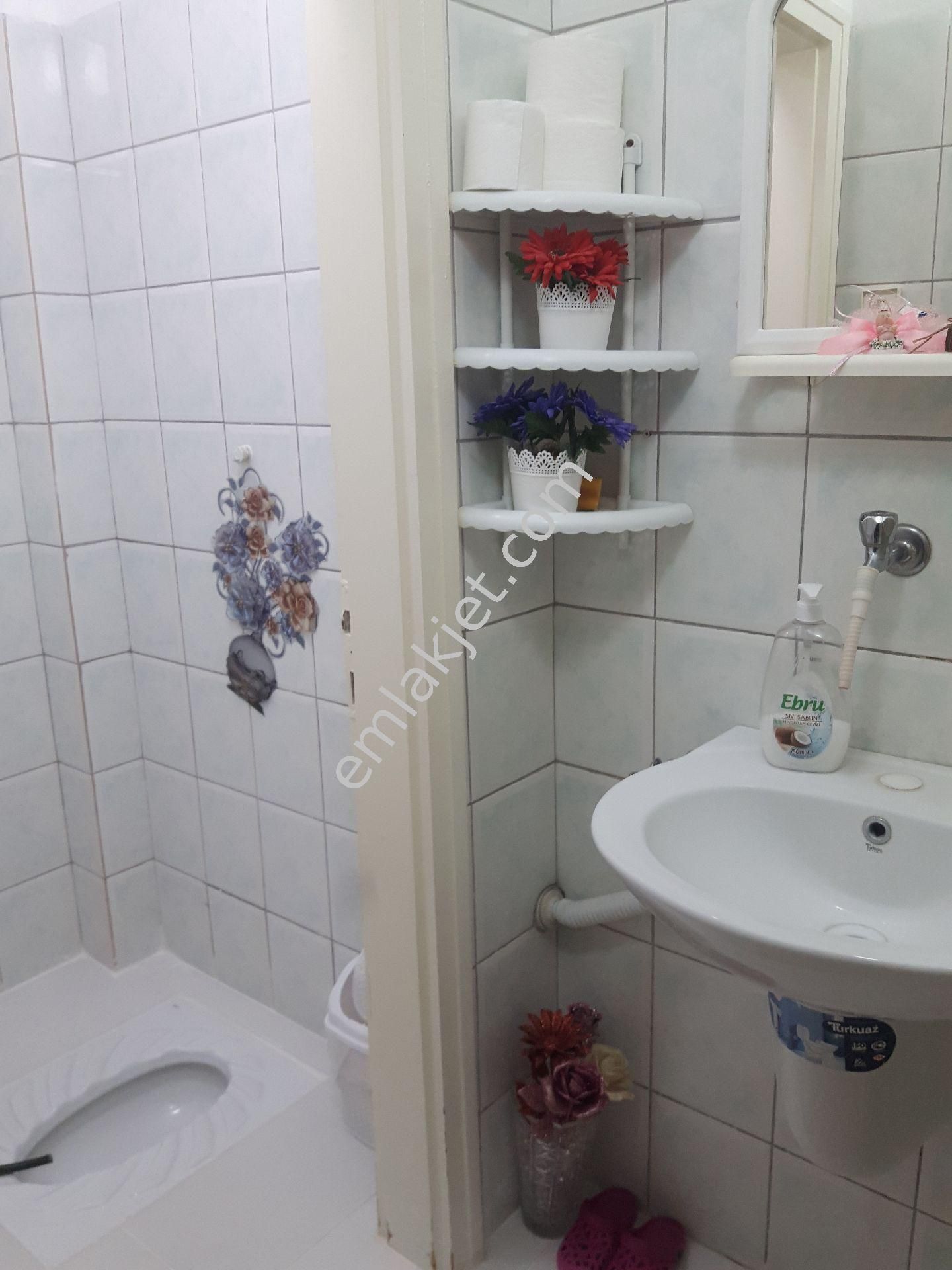 Zümrüt Mah Merkezi Konumda 4 Oda Tapulu Takasa Uygun Daire - Görsel 11