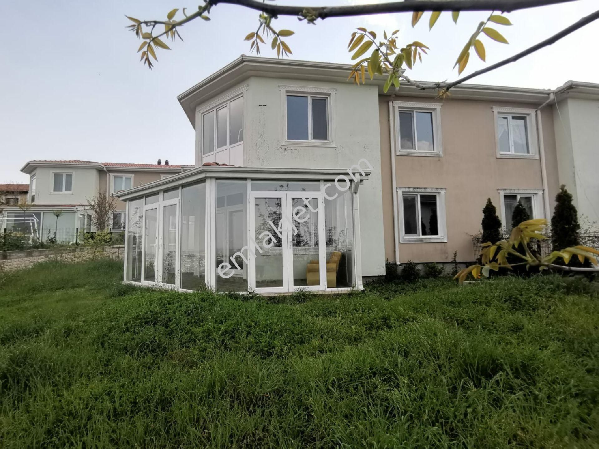 Serdivan Kemalpaşa Satılık Villa Acıl Serdivan Adatıp Hastenesi Arkası Mustakıl Sıte Icı Vılla