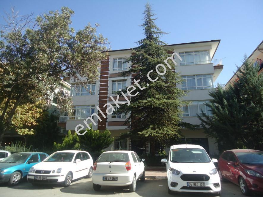 Emlakçıdan Ankara Çankaya Emek Mahallesi 3+1 Kiralık Daire 2.200 TL