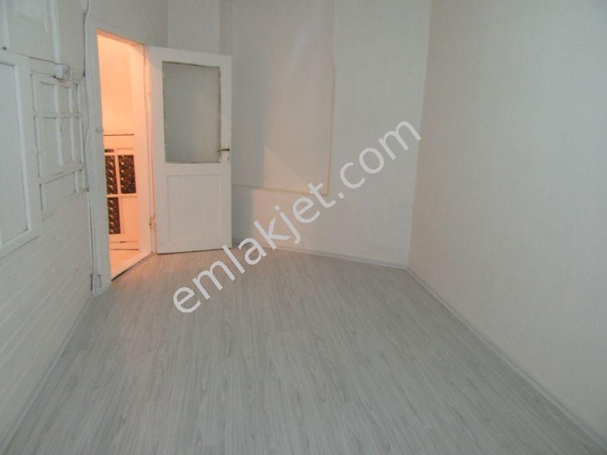 Emlakçıdan Bursa Osmangazi Kayıhan Mahallesi 3+1 Satılık Müstakil 265