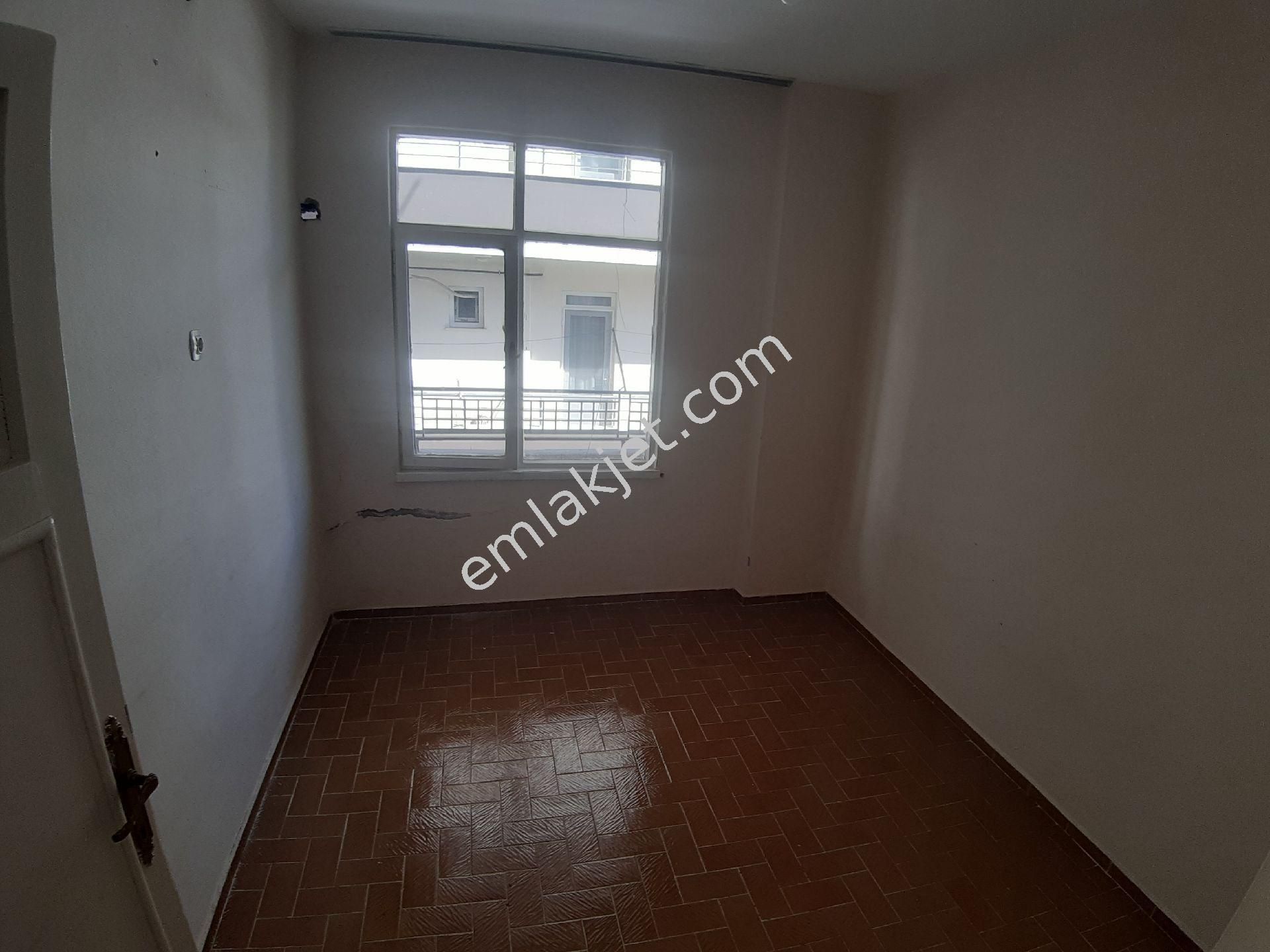 Emlakçıdan Mersin Yenişehir Hürriyet Mahallesi 2+1 Kiralık Daire 750 TL