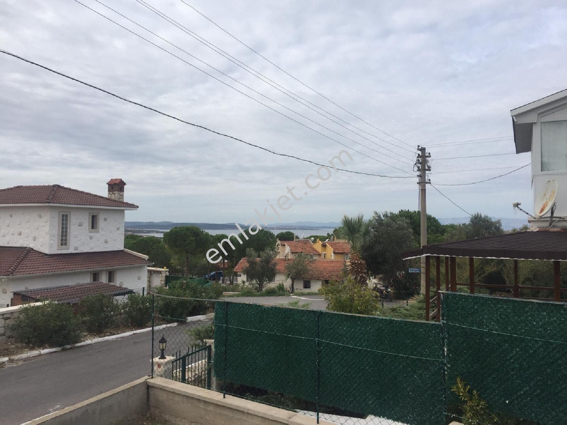 Emlakçıdan İzmir Çeşme Germiyan Mahallesi 3+1 Satılık Müstakil 1.250