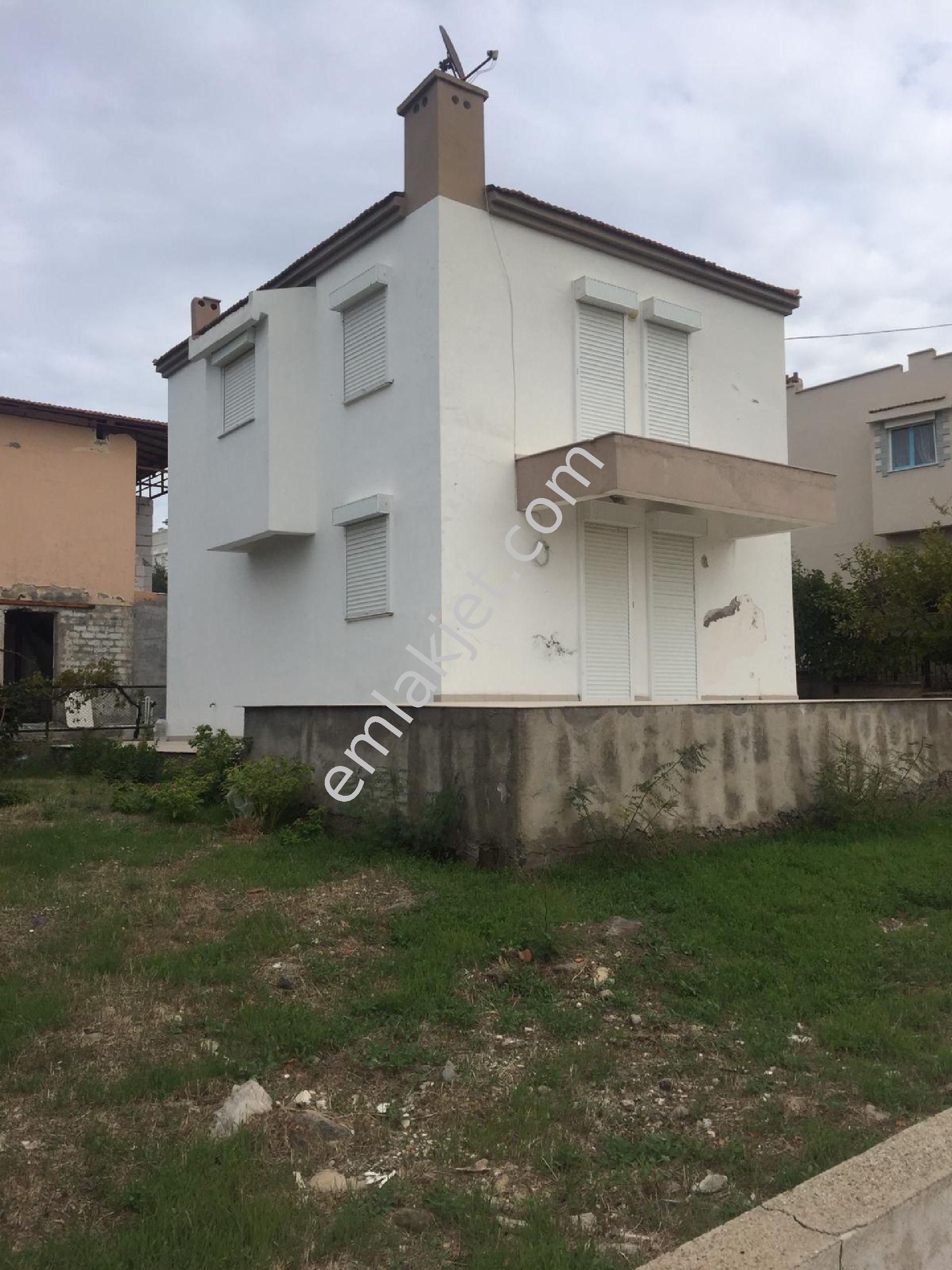 Emlakçıdan İzmir Çeşme Germiyan Mahallesi 3+1 Satılık Müstakil 1.250