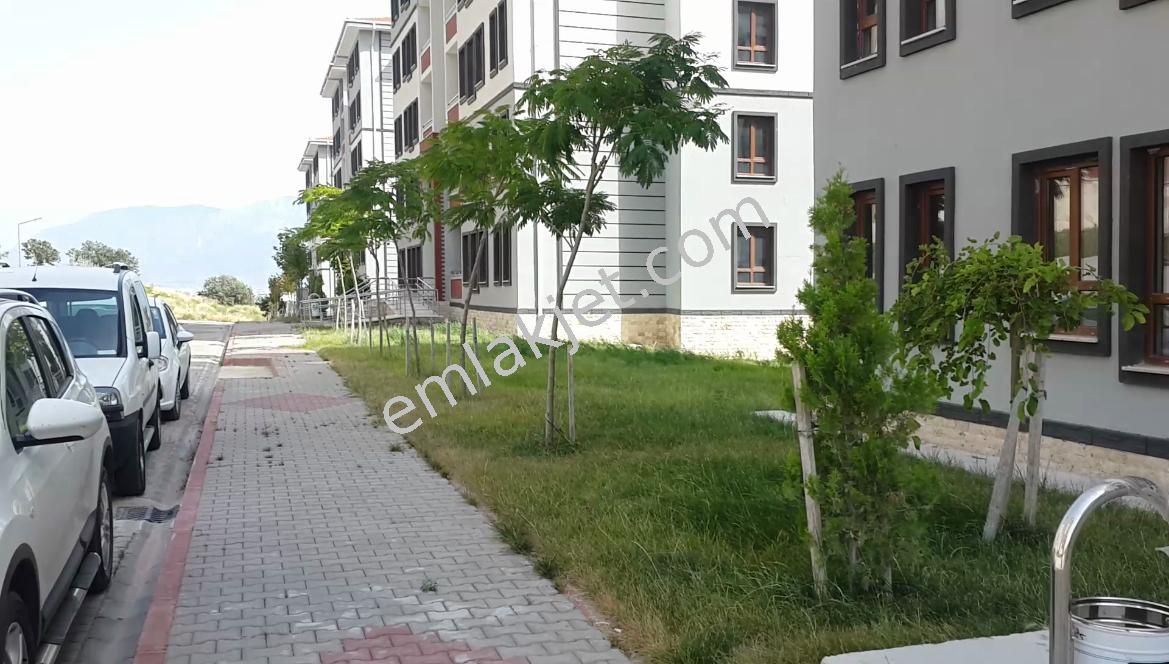 Sahibinden Manisa Yunusemre Muradiye Mahallesi 3+1 Kiralık Daire 1.400