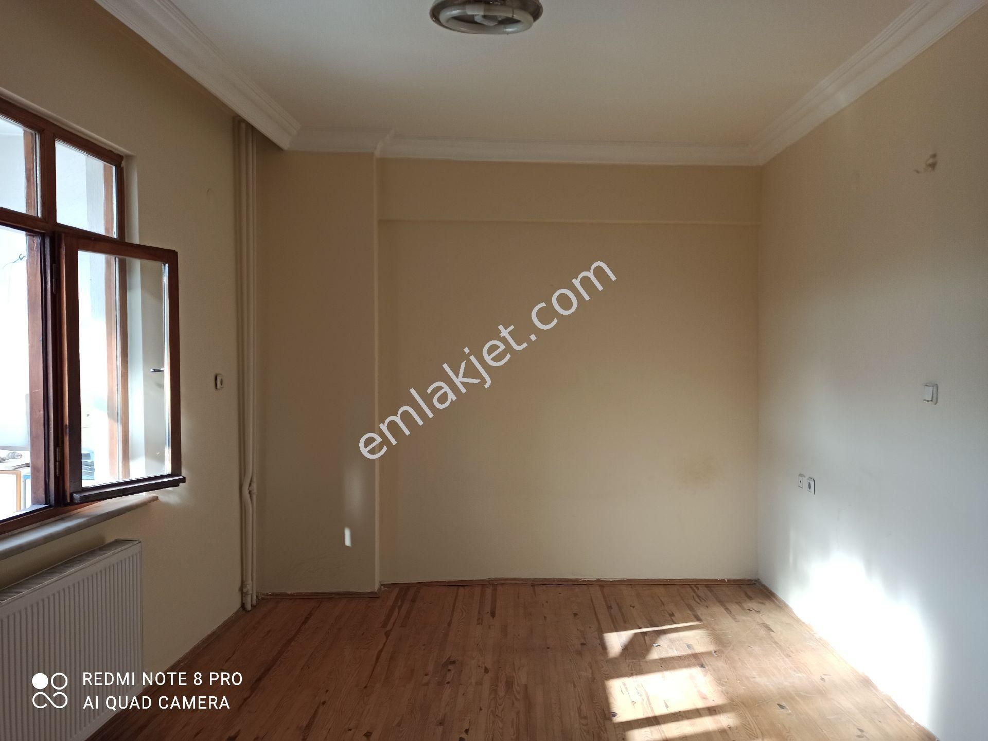 Emlakçıdan Isparta Isparta Merkez Pirimehmet Mahallesi 3+1 Satılık