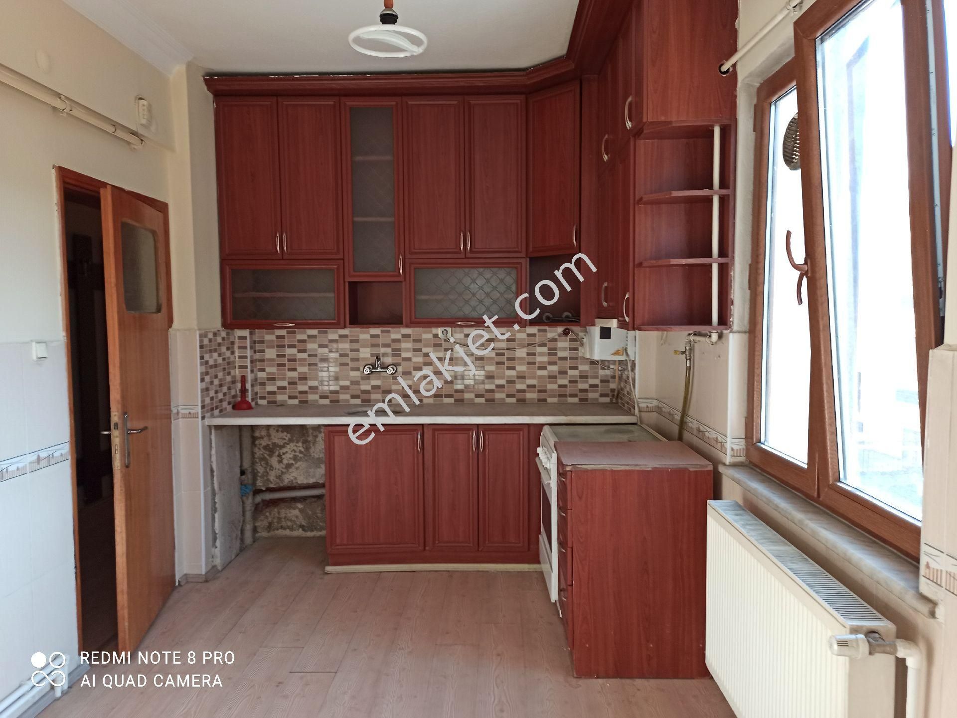 Emlakçıdan Isparta Isparta Merkez Pirimehmet Mahallesi 3+1 Satılık