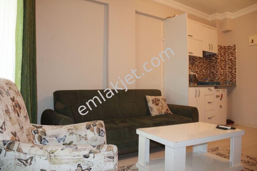 Emlakçıdan İzmir Buca Yaylacık Mahallesi 1+1 Günlük Kiralık Daire 79 TL
