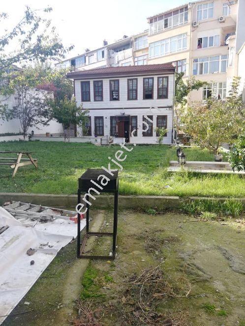Fatih Çarşambada Geniş Bahçeli Hamamlı Saunalı 2 Villa