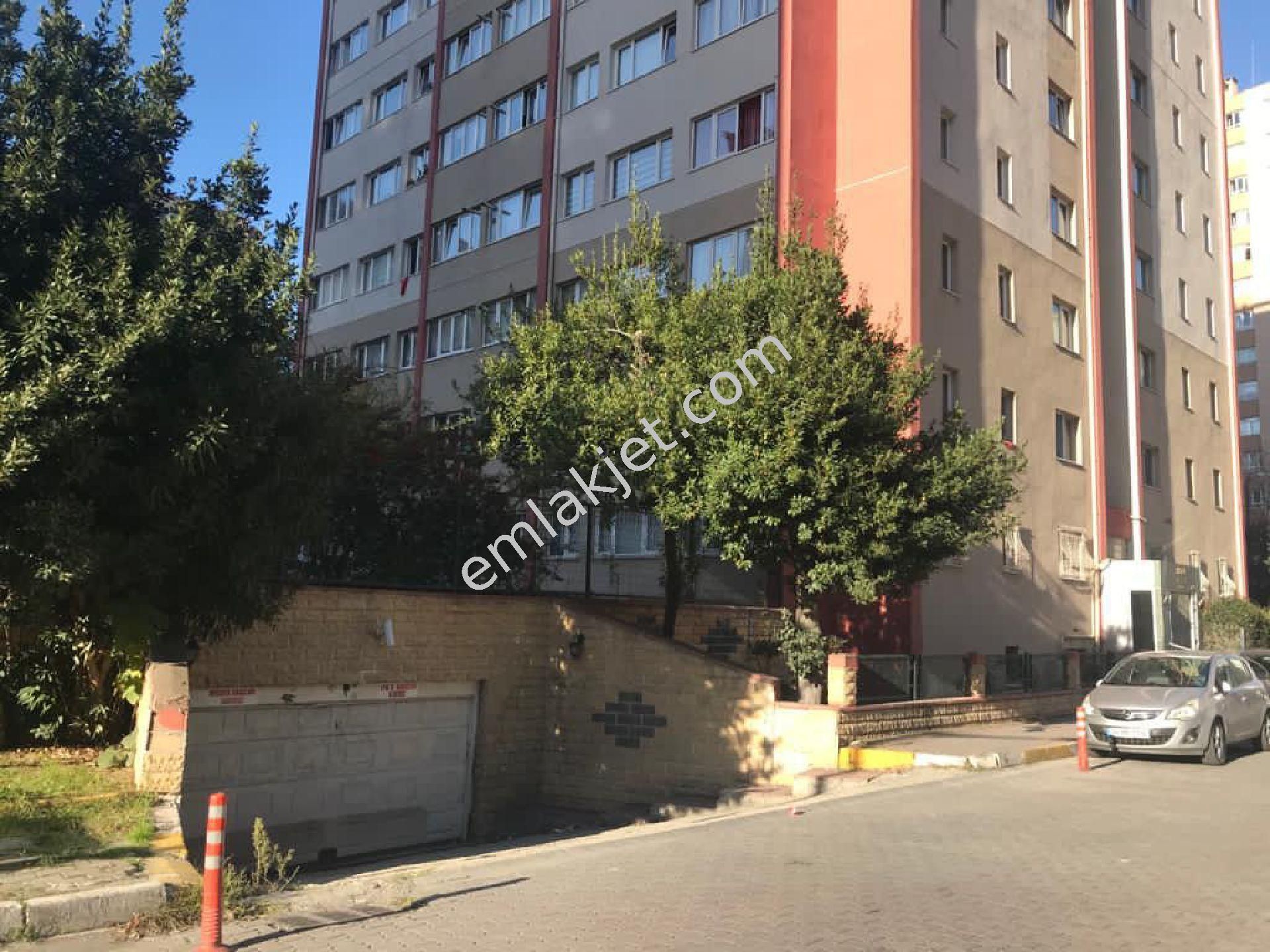 Emlakçıdan İstanbul Beylikdüzü Barış Mahallesi 3+1 Kiralık Daire 2.500