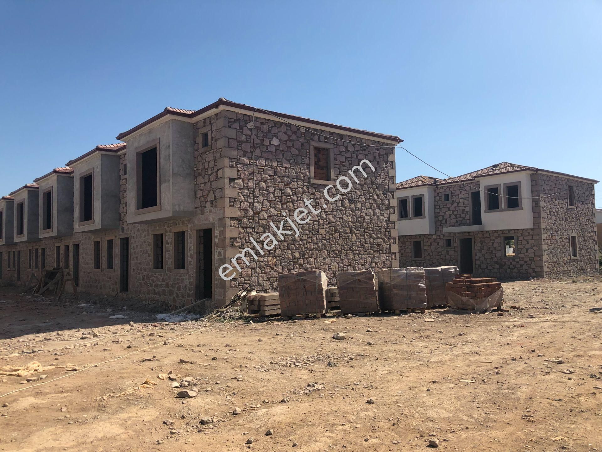 Emlakçıdan Balıkesir Ayvalık Küçükköy Mahallesi 2+1 Satılık Daire 1.000