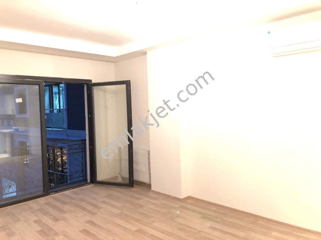Emlakcidan Istanbul Umraniye Ataturk Mahallesi 1 1 Satilik Daire 400 000 Tl 9023681