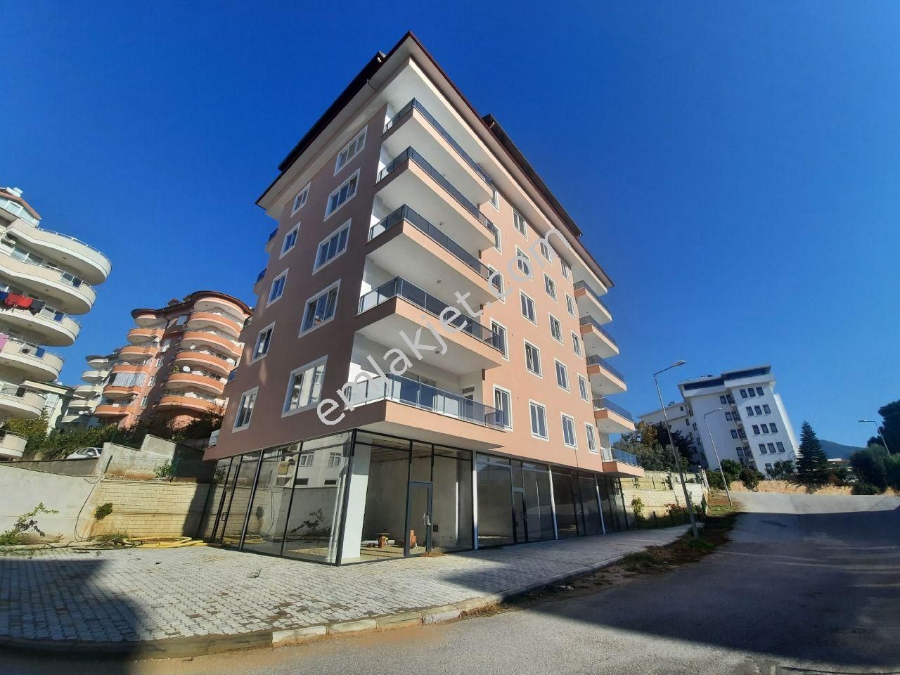Emlakçıdan Antalya Alanya Cikcilli Mahallesi 3+1 Kiralık Daire 2.400 TL