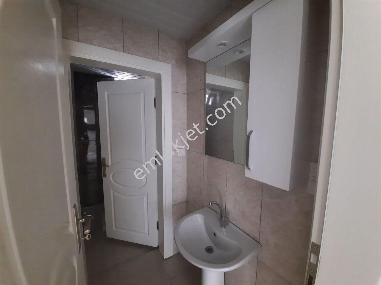 Emlakçıdan Antalya Alanya Cikcilli Mahallesi 3+1 Kiralık Daire 2.400 TL