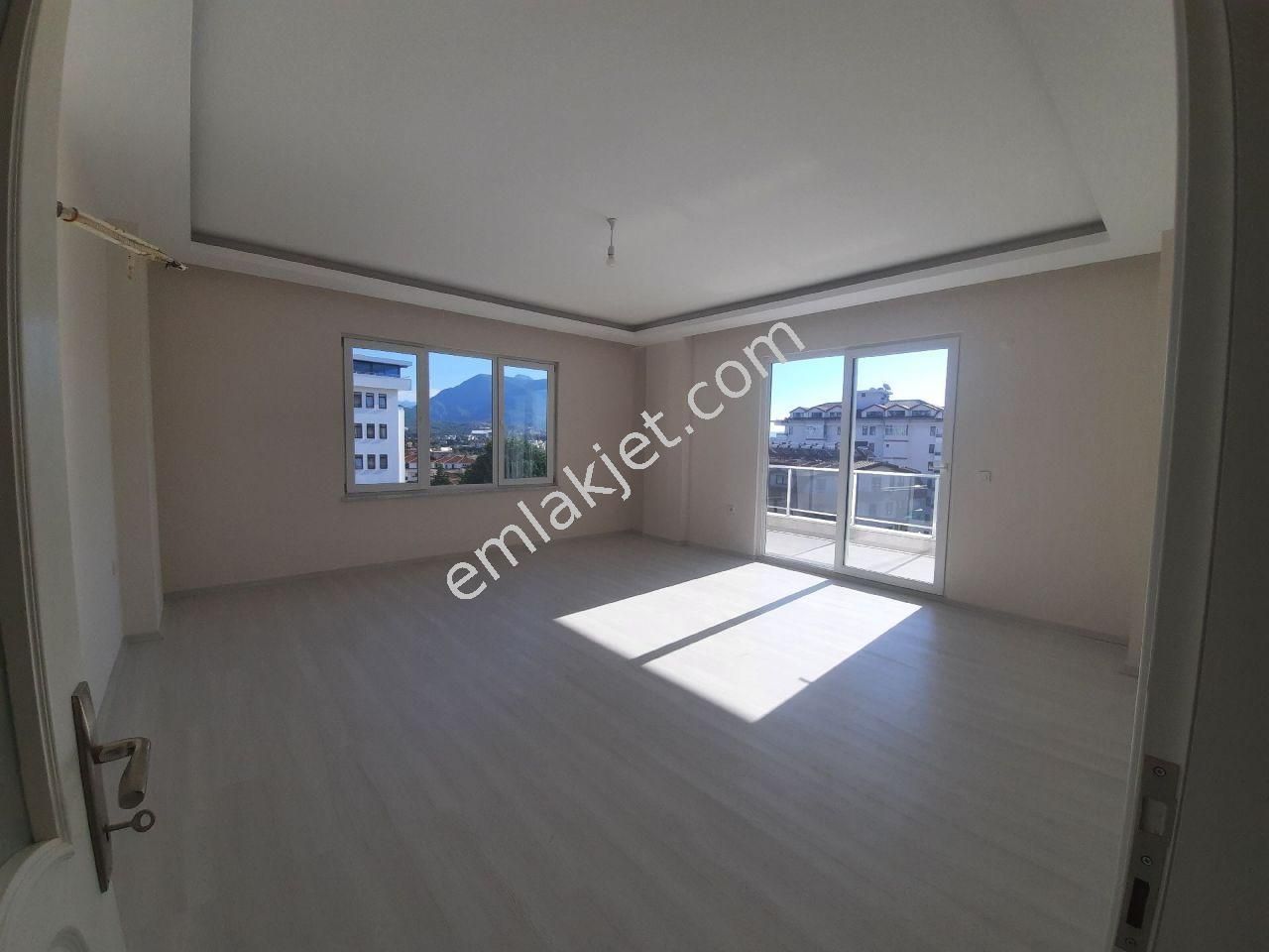 Emlakçıdan Antalya Alanya Cikcilli Mahallesi 3+1 Kiralık Daire 2.400 TL