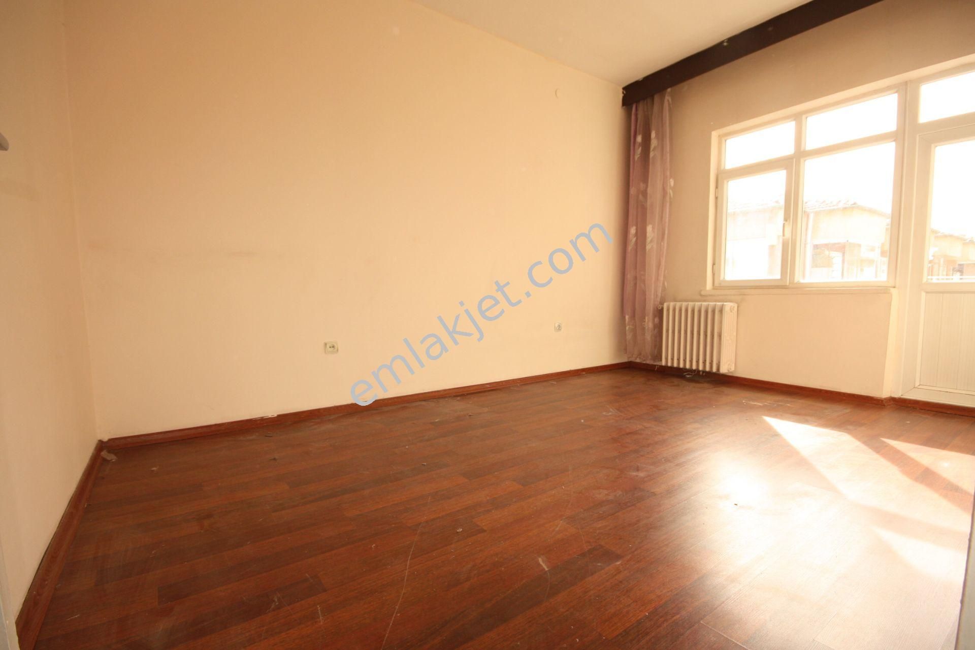 Emlakçıdan Ankara Çankaya Bahçelievler Mahallesi 3+1 Kiralık Daire 1.