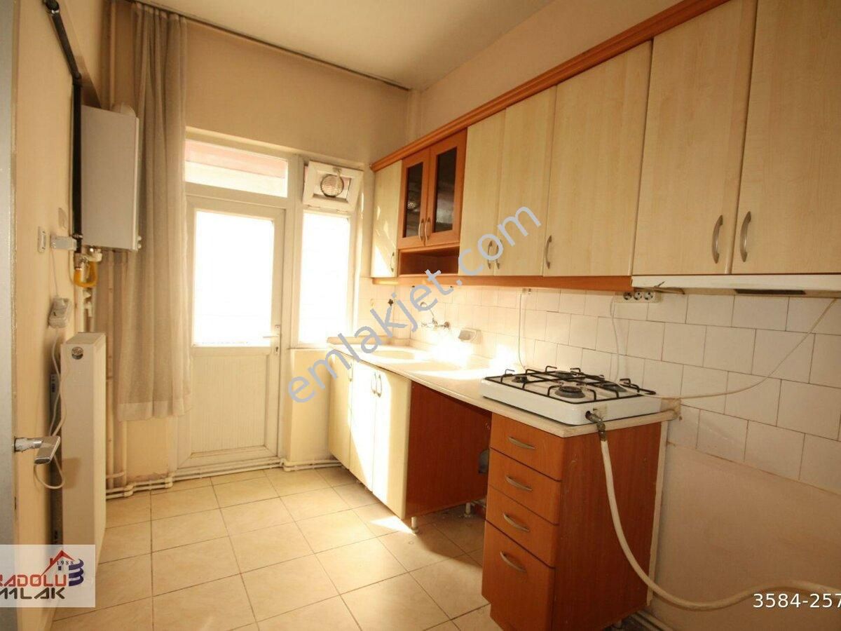 Emlakçıdan Ankara Çankaya Bahçelievler Mahallesi 3+1 Kiralık Daire 1.