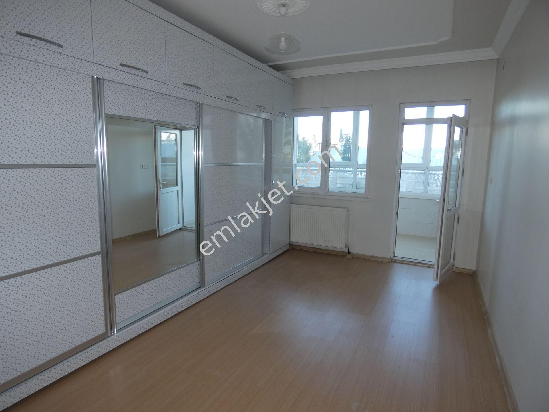 Emlakçıdan Adıyaman Adıyaman Merkez Karapınar Mahallesi 3+1 Satılık