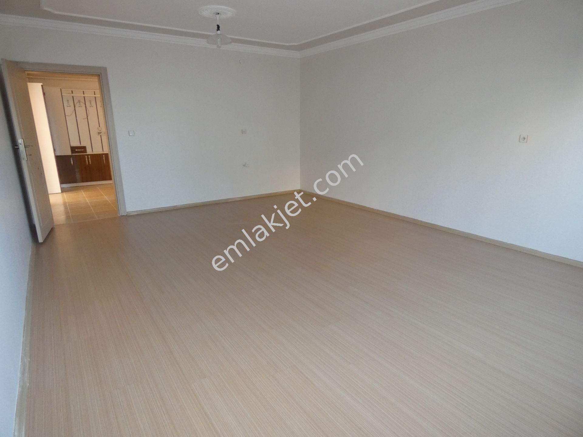 Emlakçıdan Adıyaman Adıyaman Merkez Karapınar Mahallesi 3+1 Satılık