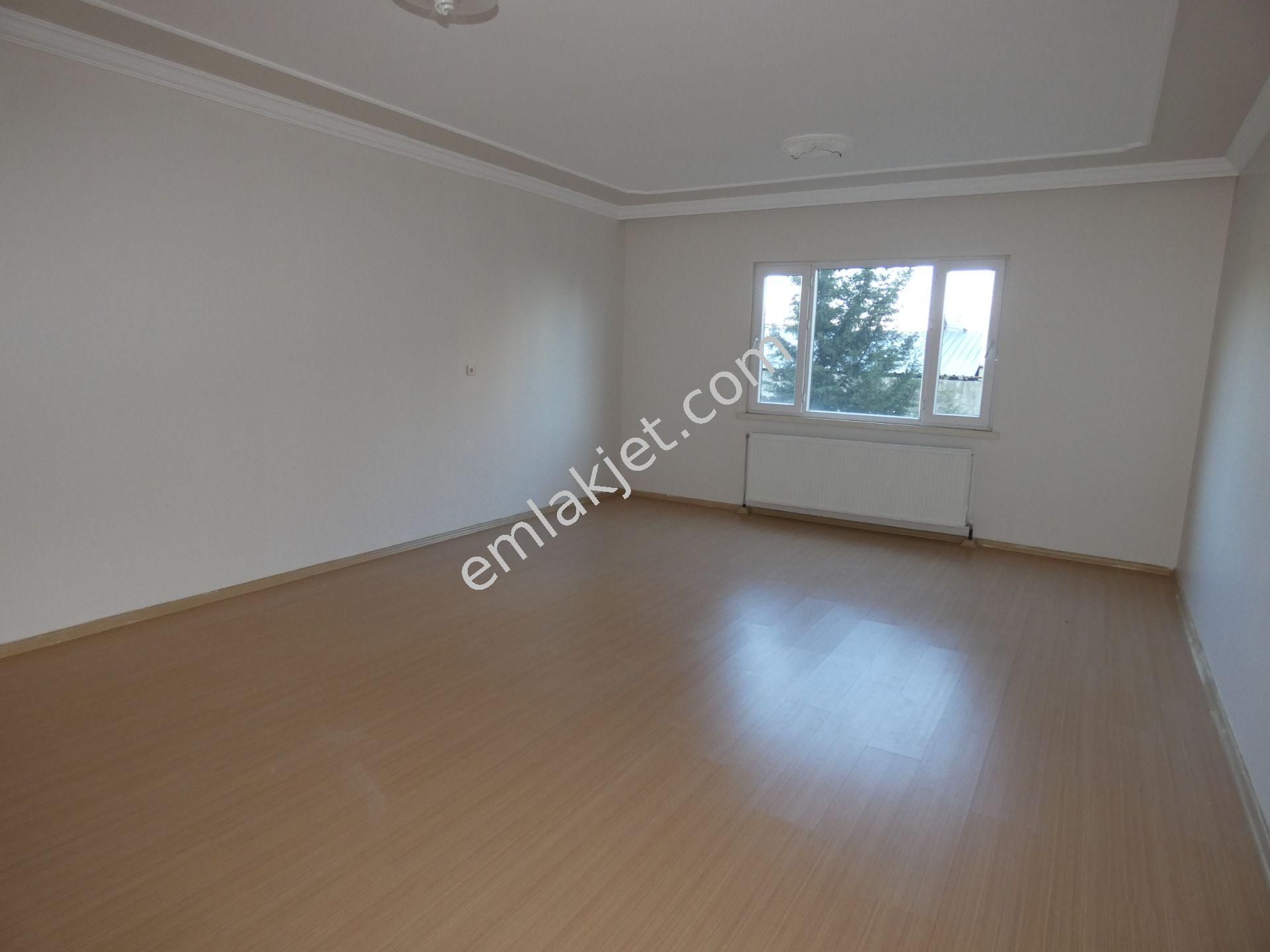 Emlakçıdan Adıyaman Adıyaman Merkez Karapınar Mahallesi 3+1 Satılık