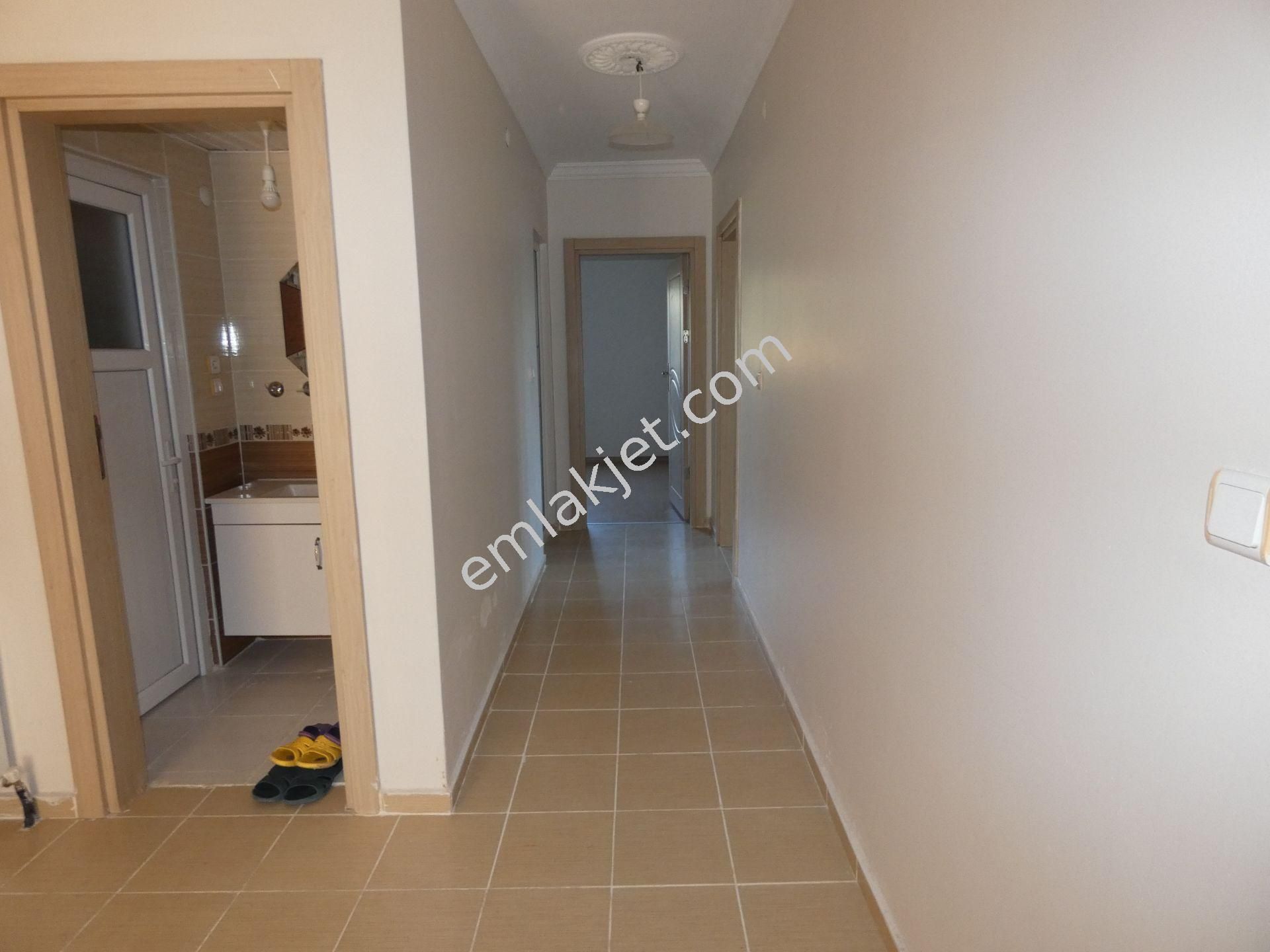 Emlakçıdan Adıyaman Adıyaman Merkez Karapınar Mahallesi 3+1 Satılık