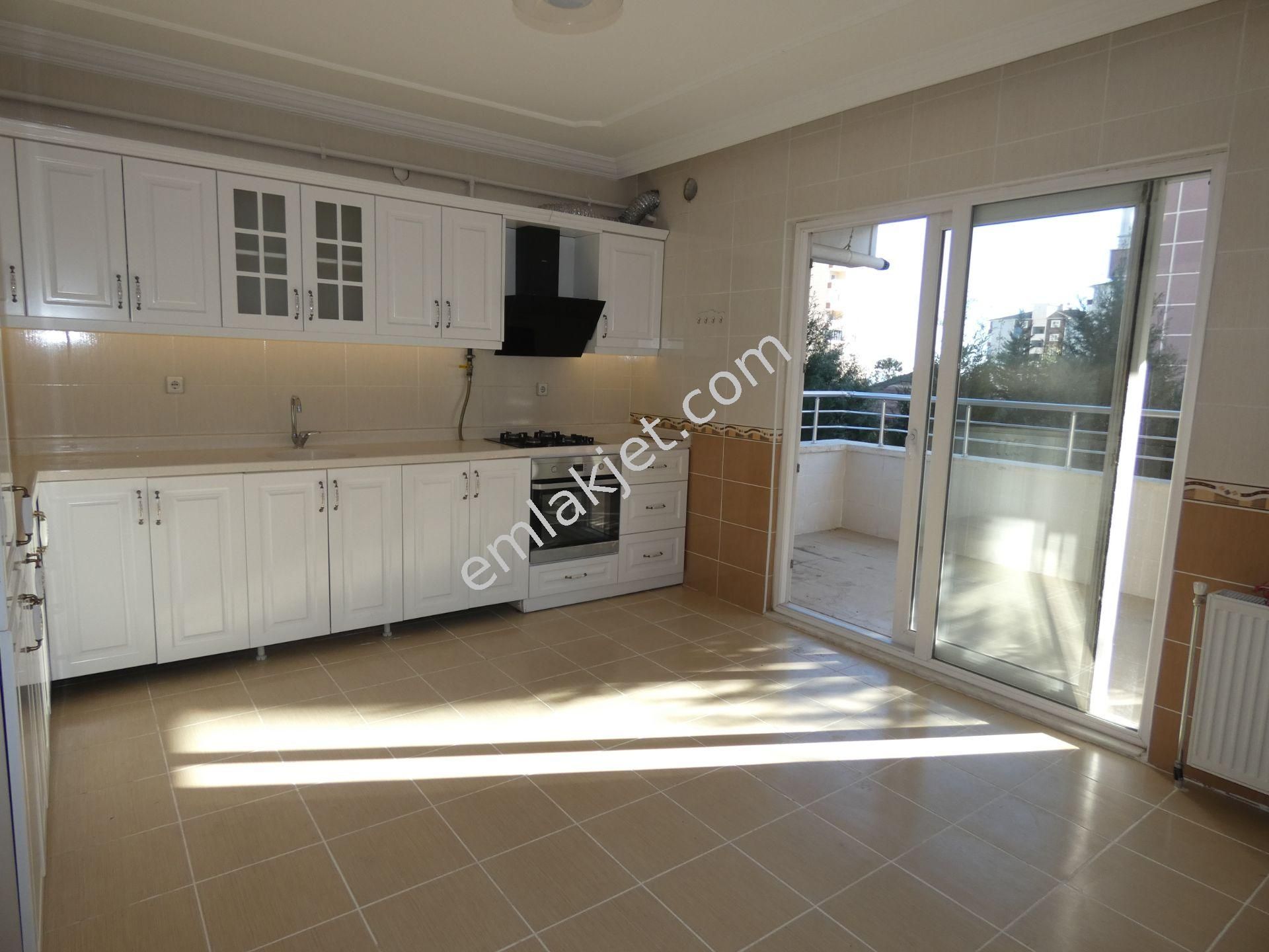 Emlakçıdan Adıyaman Adıyaman Merkez Karapınar Mahallesi 3+1 Satılık