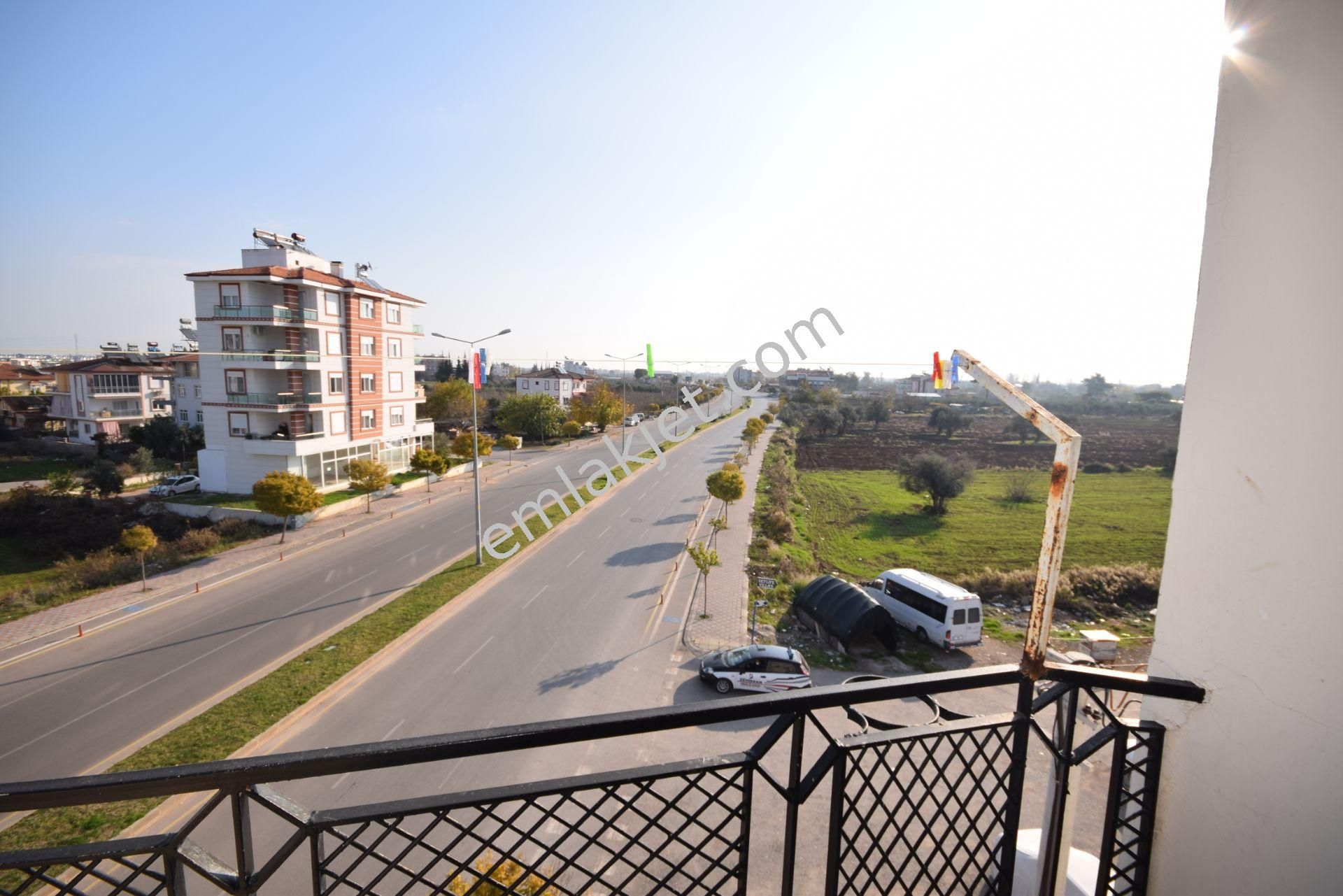 Emlakçıdan Antalya Döşemealtı Yeniköy Mahallesi 3+1 Satılık Daire 350