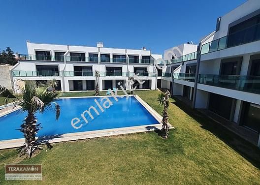 Emlakçıdan İzmir Çeşme Cumhuriyet Mahallesi 1+1 Kiralık Daire 50.000 TL