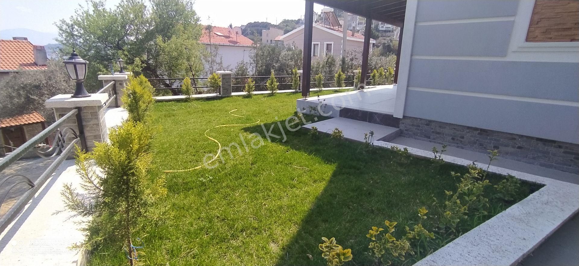 Emlakçıdan İzmir Foça Cumhuriyet Mahallesi 3+1 Satılık Müstakil 1.250