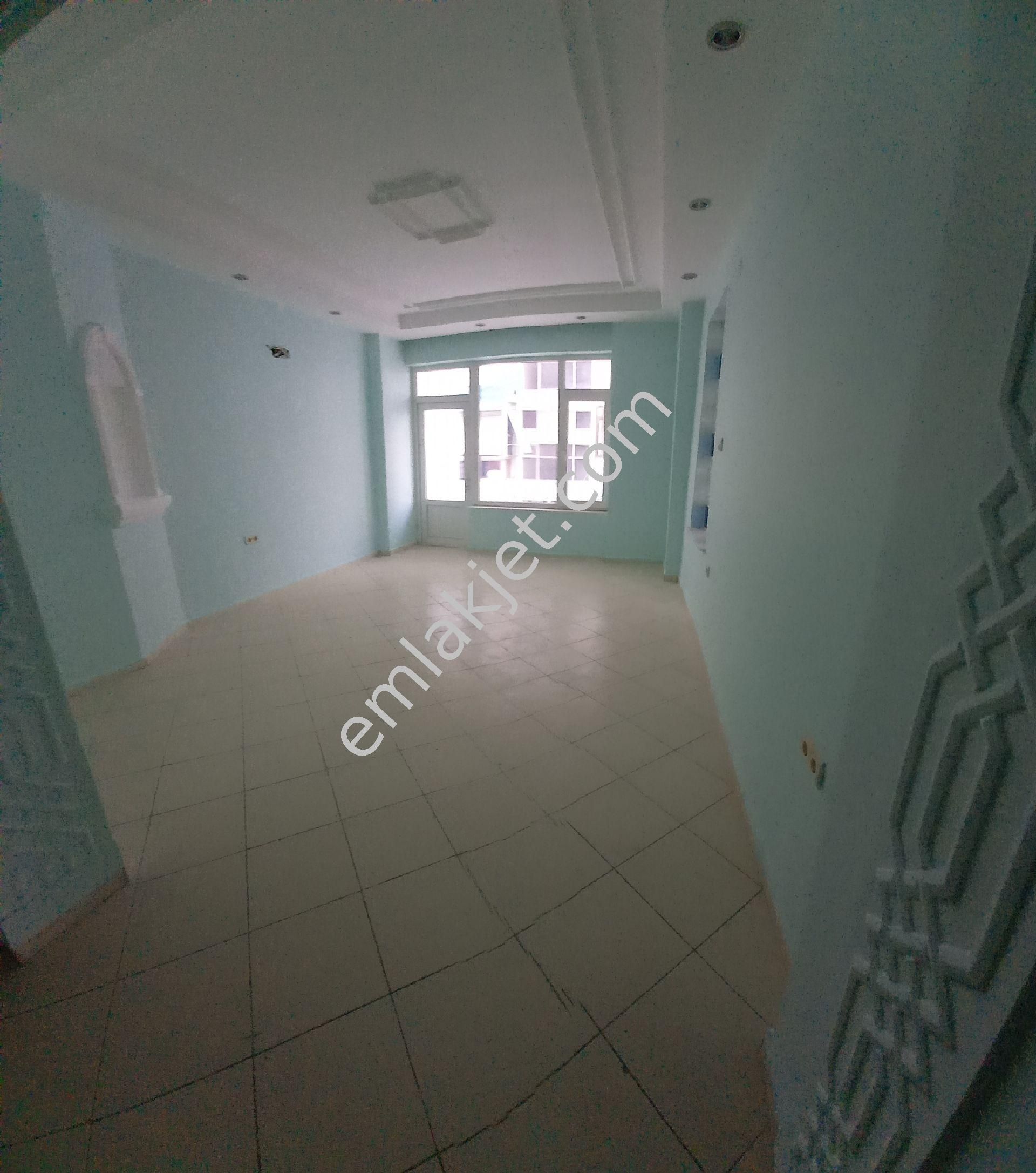 Emlakçıdan Antalya Muratpaşa Deniz Mahallesi 2+1 Kiralık Daire 1.500 TL