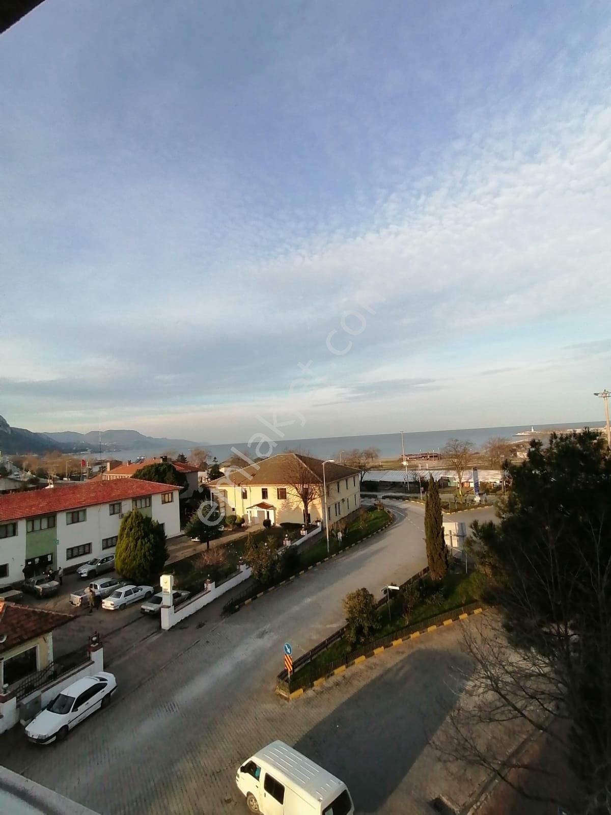 Emlakçıdan Kastamonu Cide Kasaba Mahallesi 2+1 Satılık Daire 425.000 TL