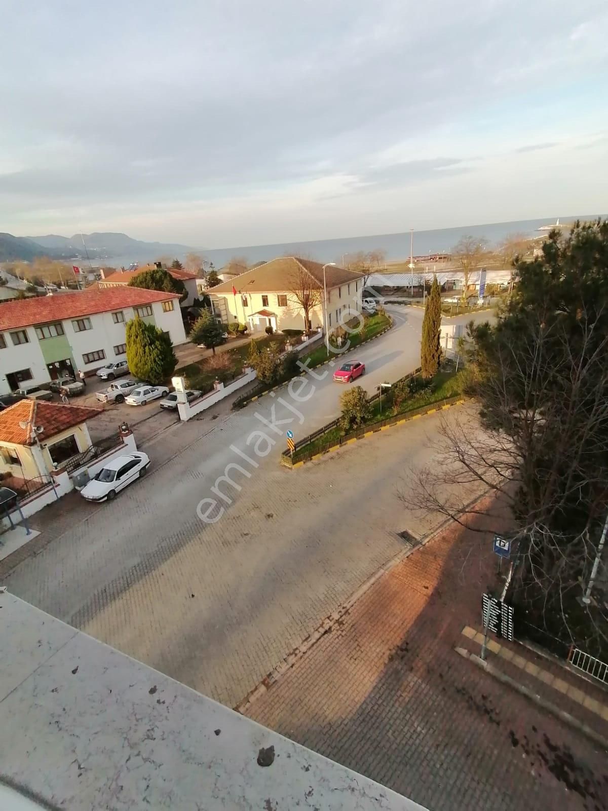 Emlakçıdan Kastamonu Cide Kasaba Mahallesi 2+1 Satılık Daire 425.000 TL