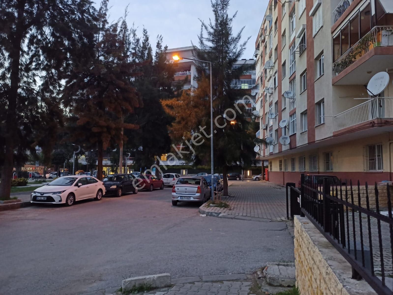 Sahibinden Bornova Haşim İşcan'da, Bölge İstasyonuna Yakın, Bakımlı - Görsel 19