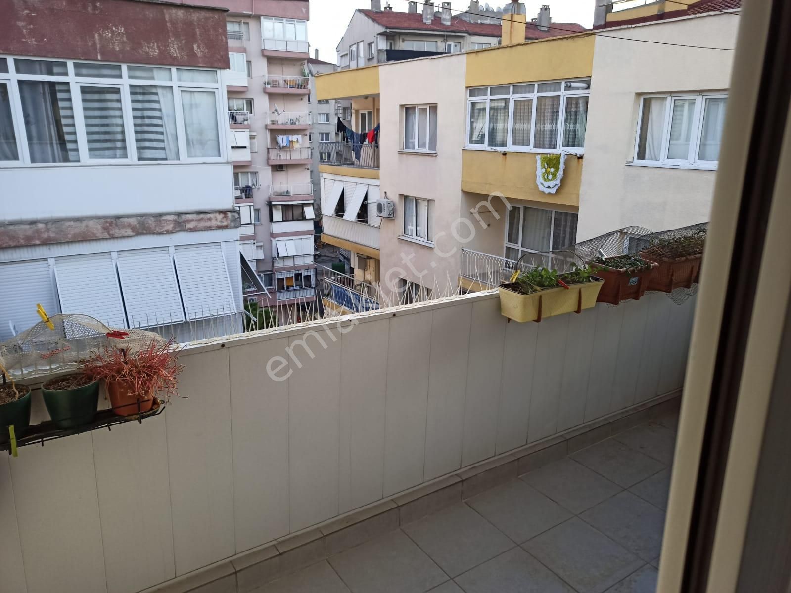 Sahibinden Bornova Haşim İşcan'da, Bölge İstasyonuna Yakın, Bakımlı - Görsel 3