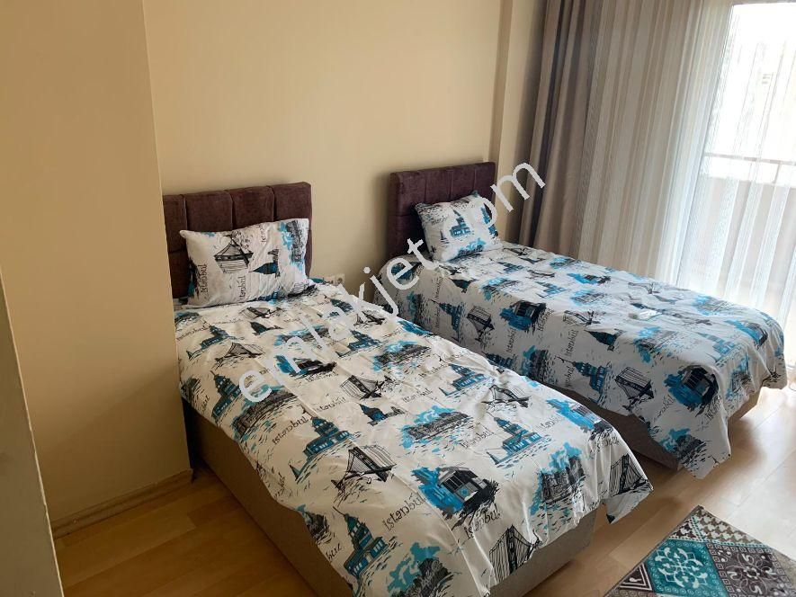 Emlakçıdan Bursa Osmangazi Sakarya Mahallesi 1+1 Günlük Kiralık Daire