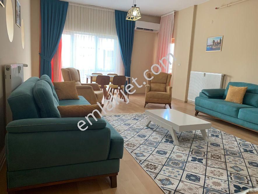 Emlakçıdan Bursa Osmangazi Sakarya Mahallesi 1+1 Günlük Kiralık Daire