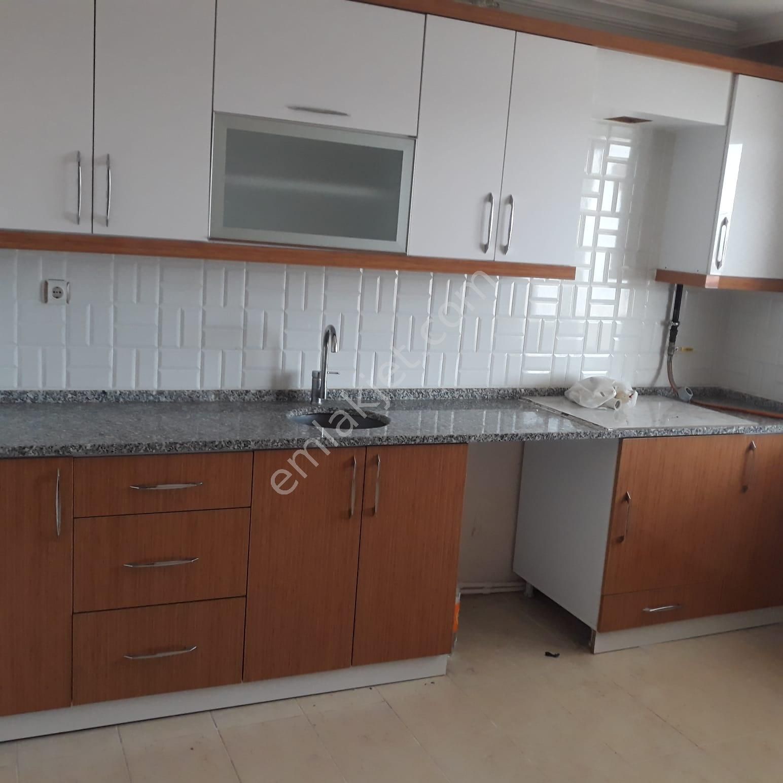 Emlakçıdan Manisa Şehzadeler Dilşikar Mahallesi 2+1 Kiralık Daire 1.200
