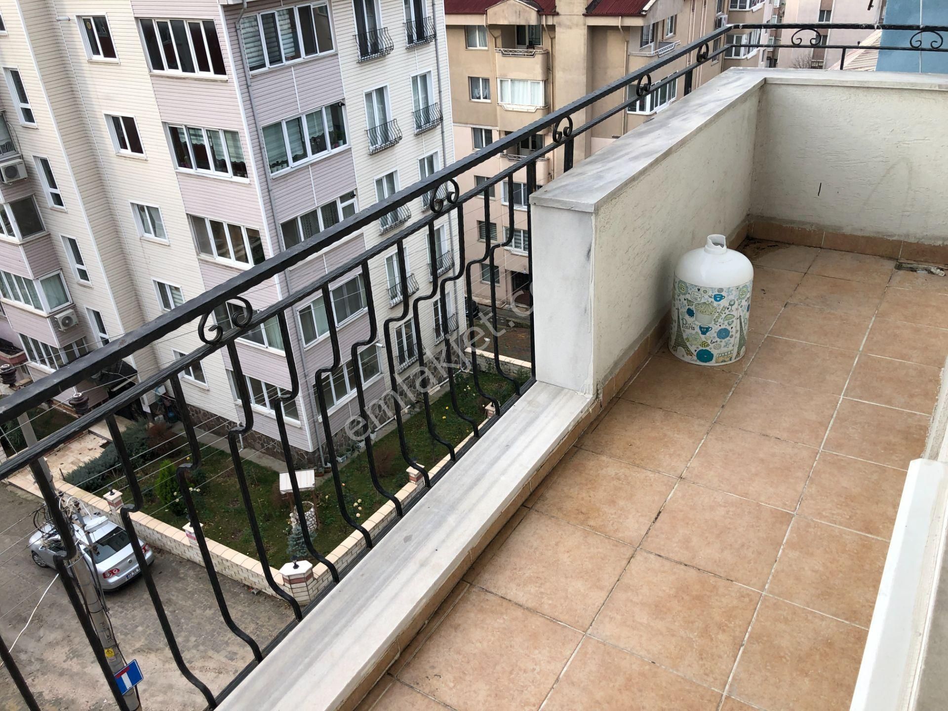 Emlakçıdan Edirne Edirne Merkez Şükrüpaşa Mahallesi 1+1 Kiralık Daire 1