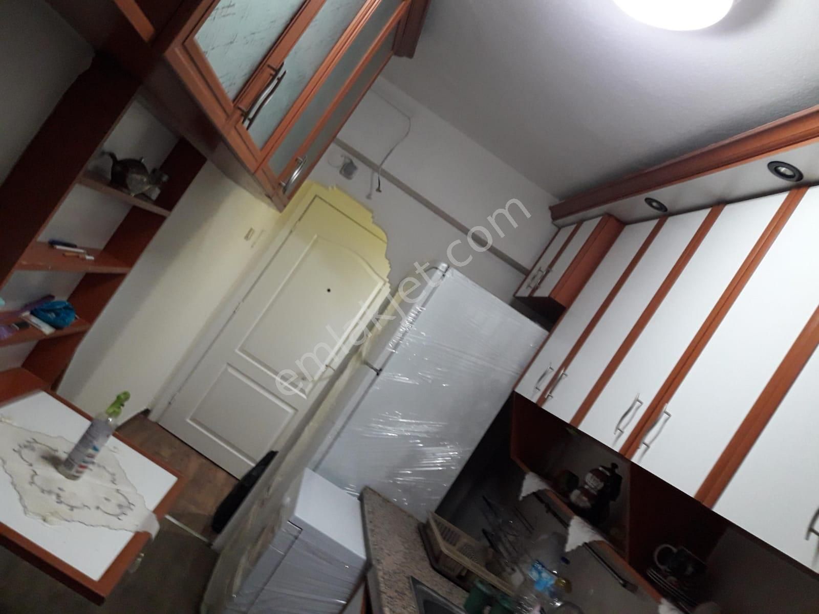 Emlakçıdan İzmir Bornova Ergene Mahallesi 2+1 Kiralık Daire 2.500 TL