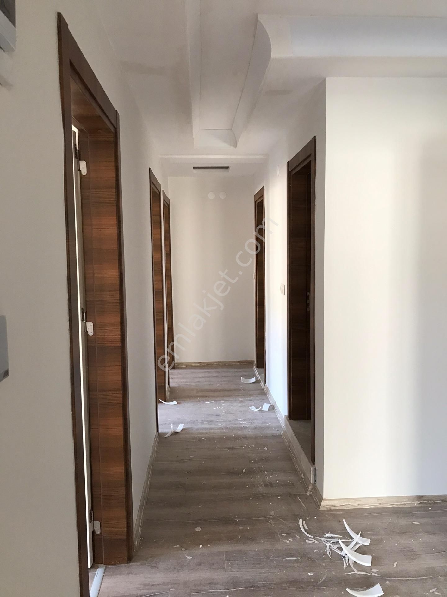 Emlakçıdan İzmir Bergama Bahçelievler Mahallesi 3+1 Satılık Daire 425