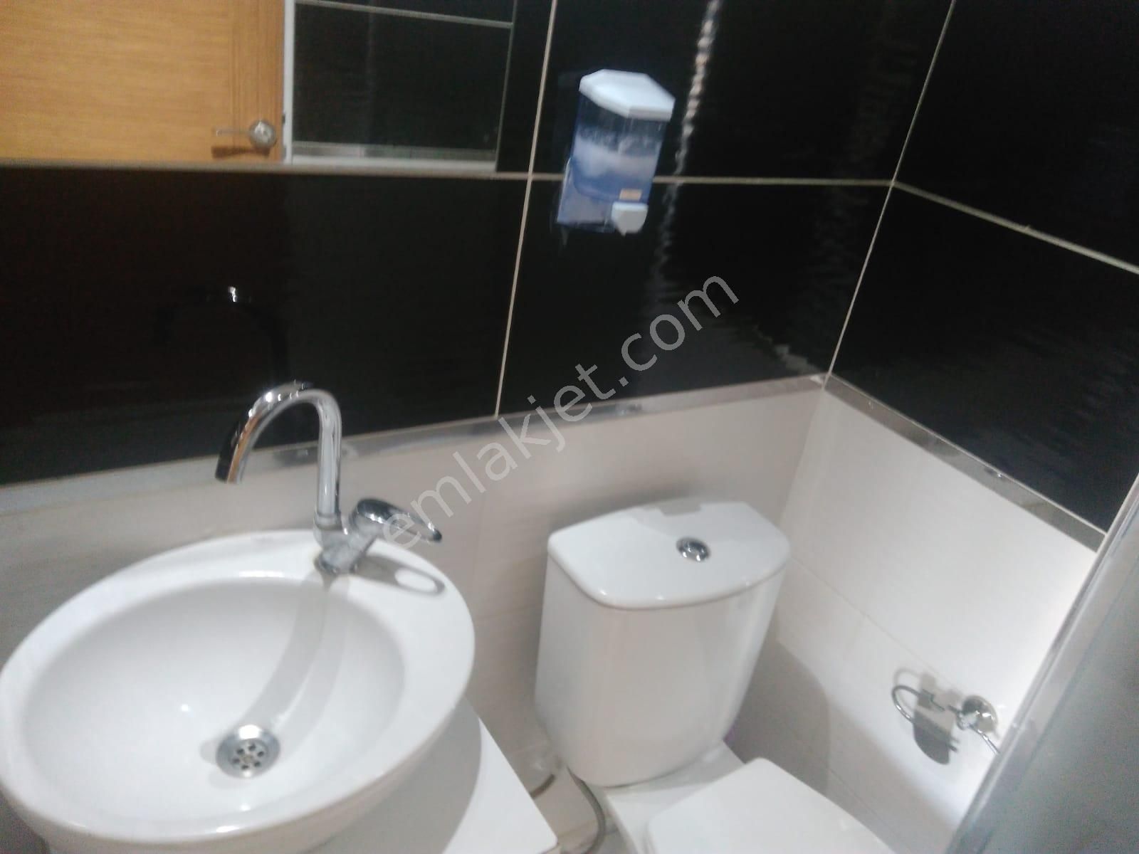 Emlakçıdan Kayseri Talas Mevlana Mahallesi 1+1 Kiralık Daire 1.700 TL