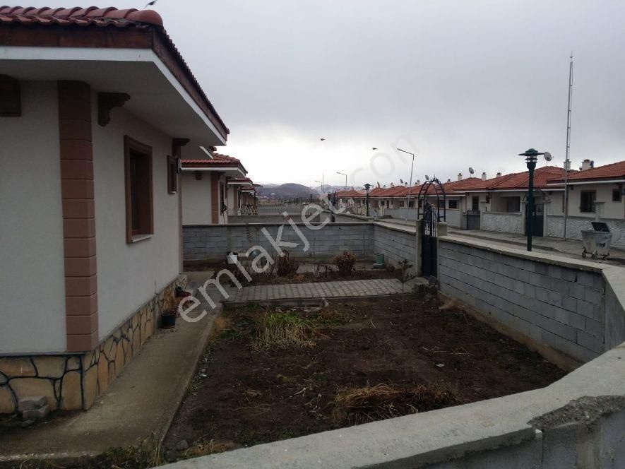 Emlakçıdan Erzincan Erzincan Merkez Terzibaba Mahallesi 3+1 Satılık