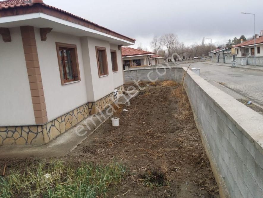 Emlakçıdan Erzincan Erzincan Merkez Terzibaba Mahallesi 3+1 Satılık