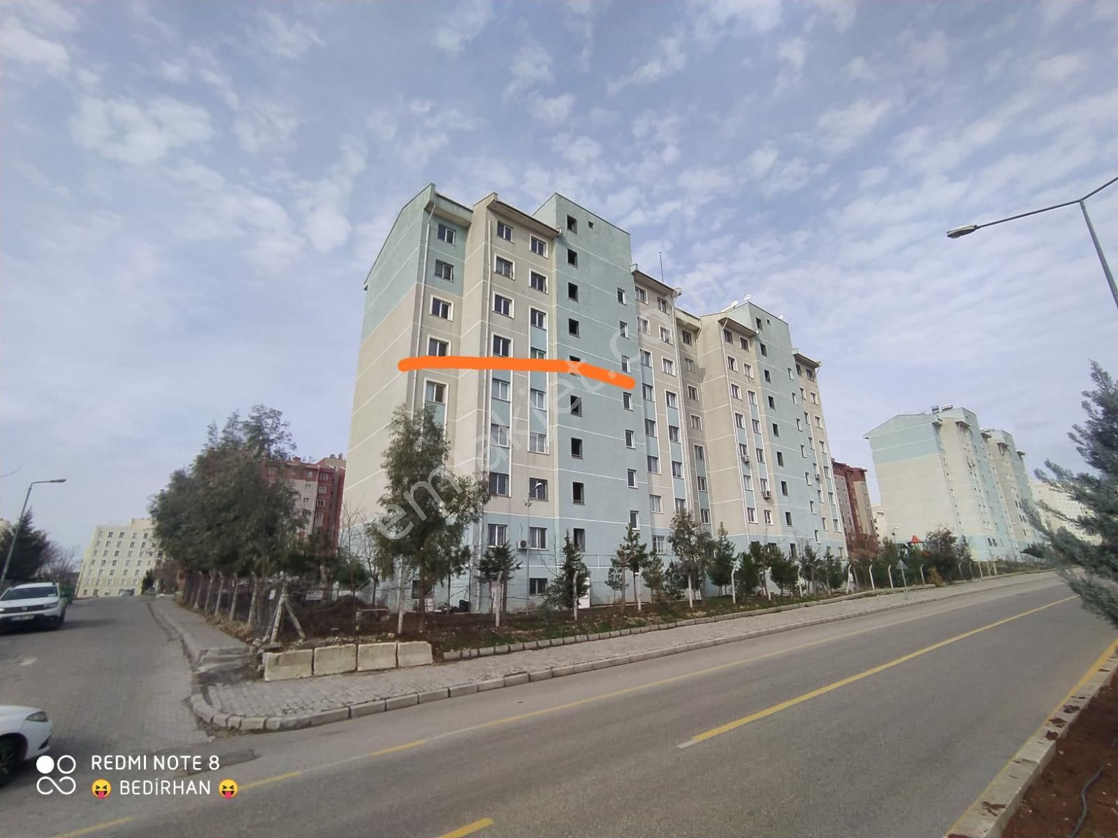 Emlakçıdan Şanlıurfa Karaköprü Seyrantepe Mahallesi 3+1 Satılık Daire