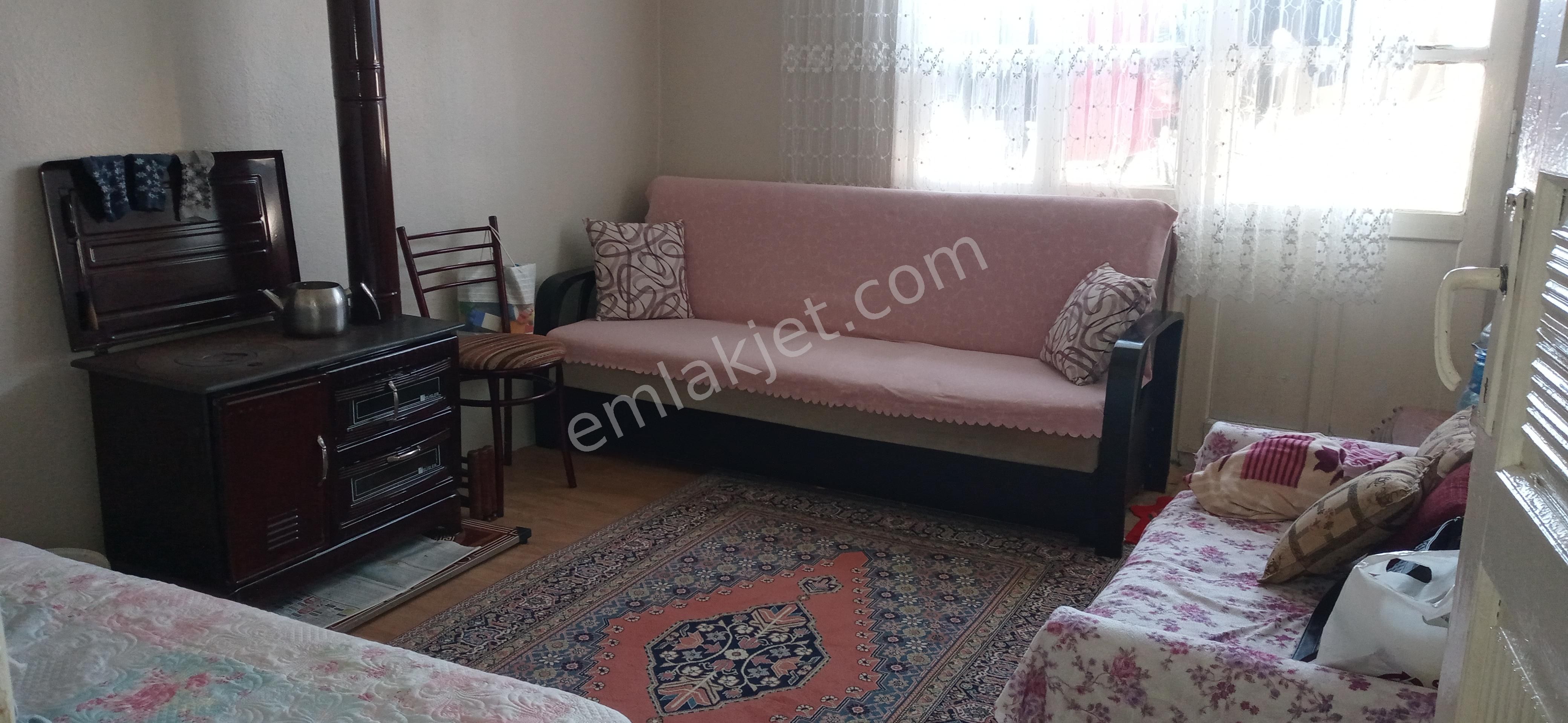 Emlakçıdan Bursa Gemlik Umurbey Mahallesi 2+2 Satılık Müstakil 425.000