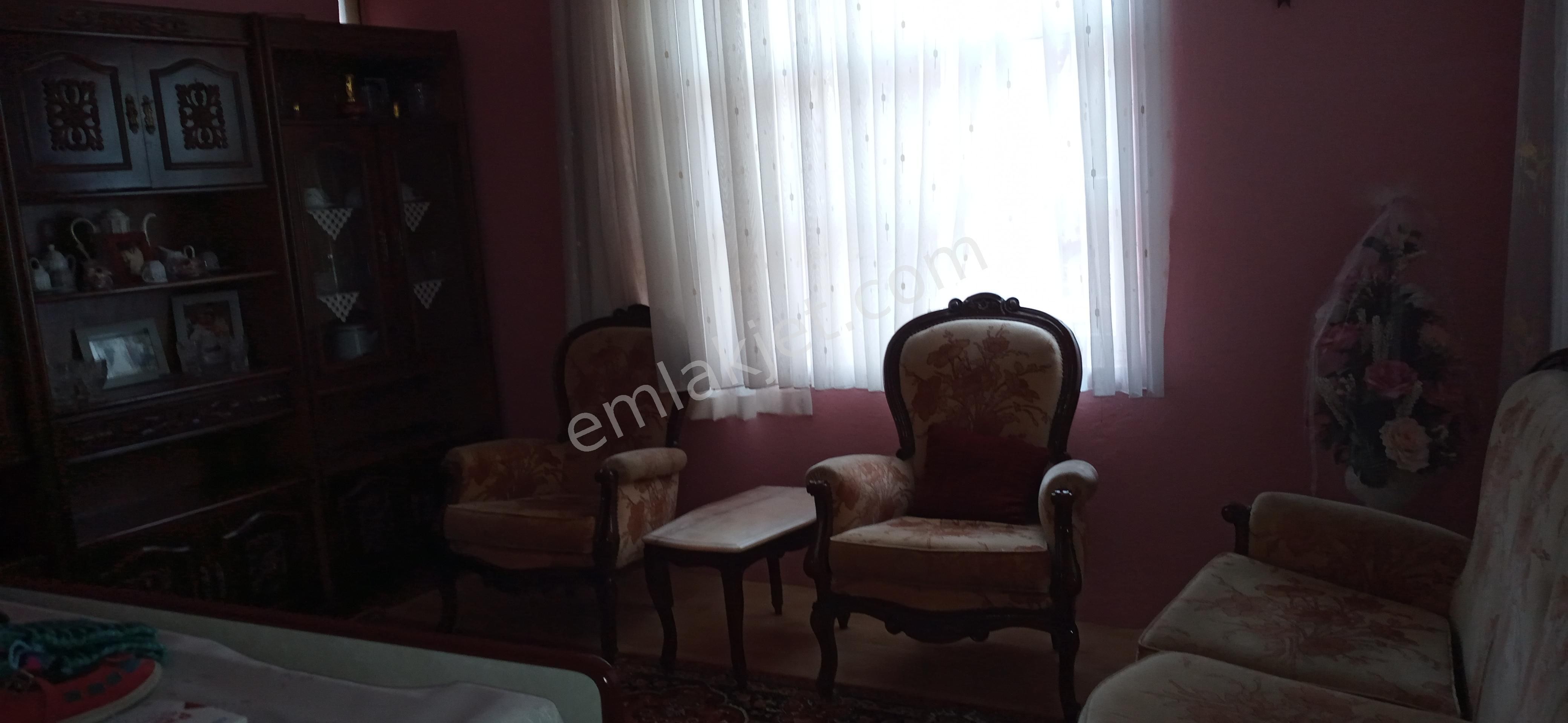 Emlakçıdan Bursa Gemlik Umurbey Mahallesi 2+2 Satılık Müstakil 425.000