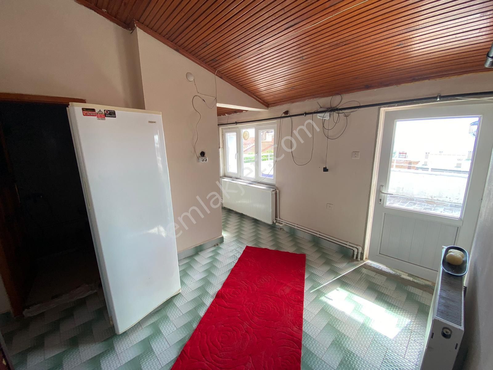 Emlakçıdan Tekirdağ Süleymanpaşa Değirmenaltı Mahallesi 1+1 Kiralık