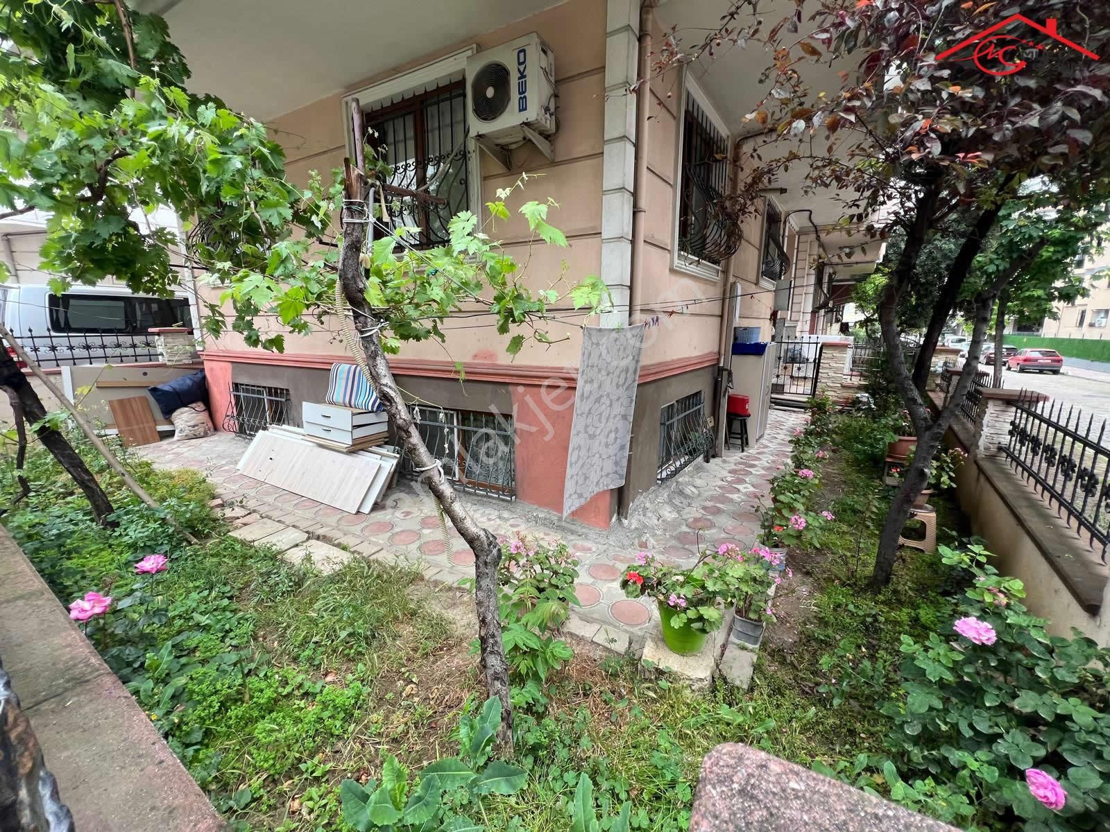 Yenibosna Merkez Mahallesinde Satılık Bahçe Katı Daire 2+1 Genç - Görsel 24