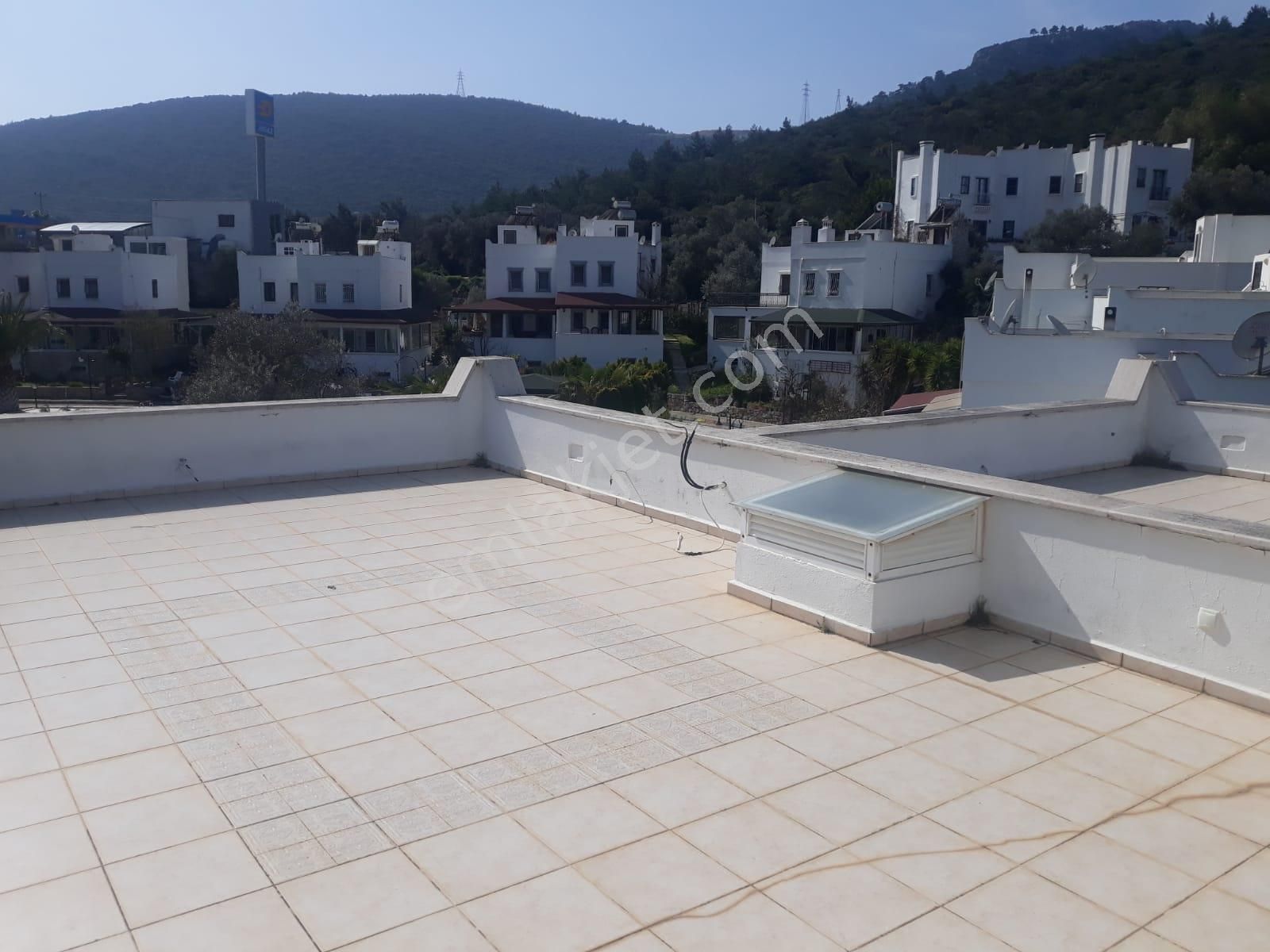 Emlakçıdan Muğla Bodrum Torba Mahallesi 2+1 Kiralık Daire 6.000 TL 9317631